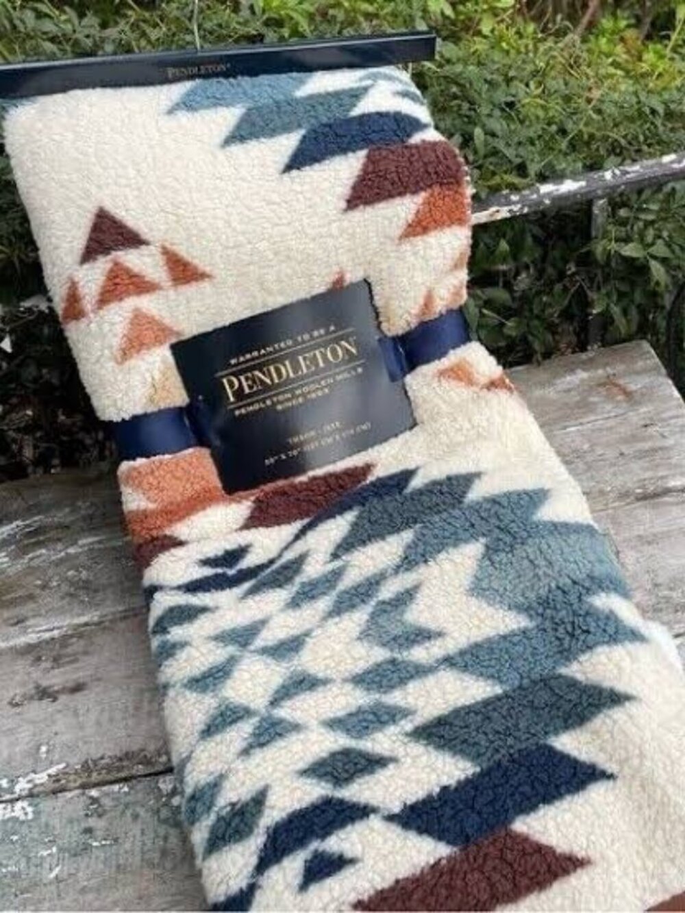 Pendleton Aztec Blanket  50 x70 NEW